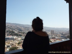 Mujer mirando al sudeste, Valparaíso